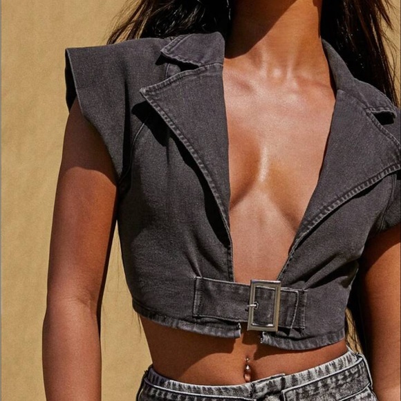 Buckle Detail Lapel Neck Crop Denim Top - Picture 2 of 4